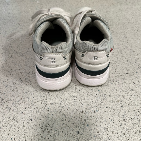 Used On Women’s The Roger Advantage. Size 8.5. - Picture 4 of 8